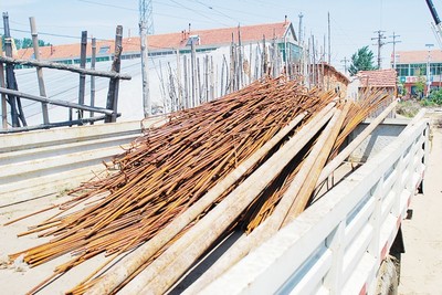工地建材接連失竊，看門人竟被收買成內應